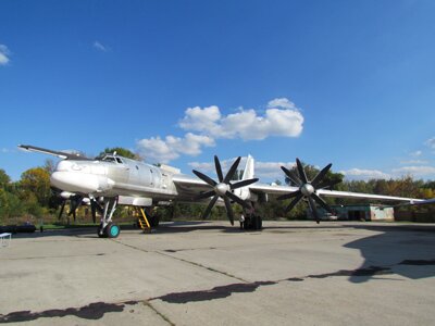 TU-95 (BEAR)